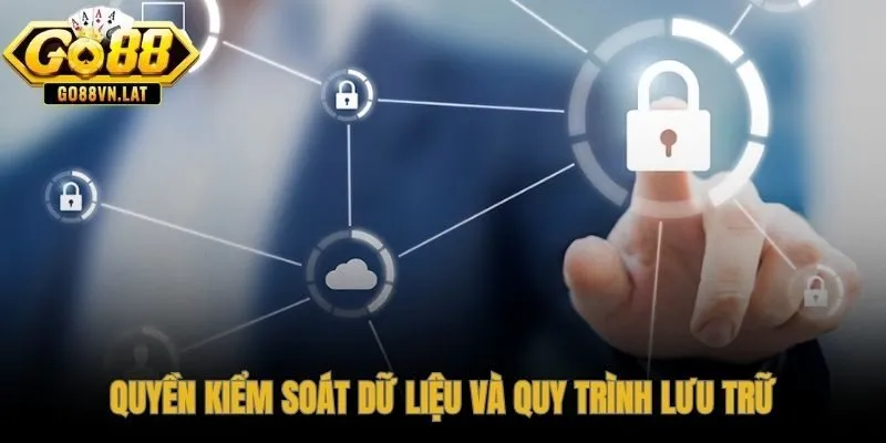Người chơi nắm toàn quyền can thiệp vào dữ liệu cá nhân của mình